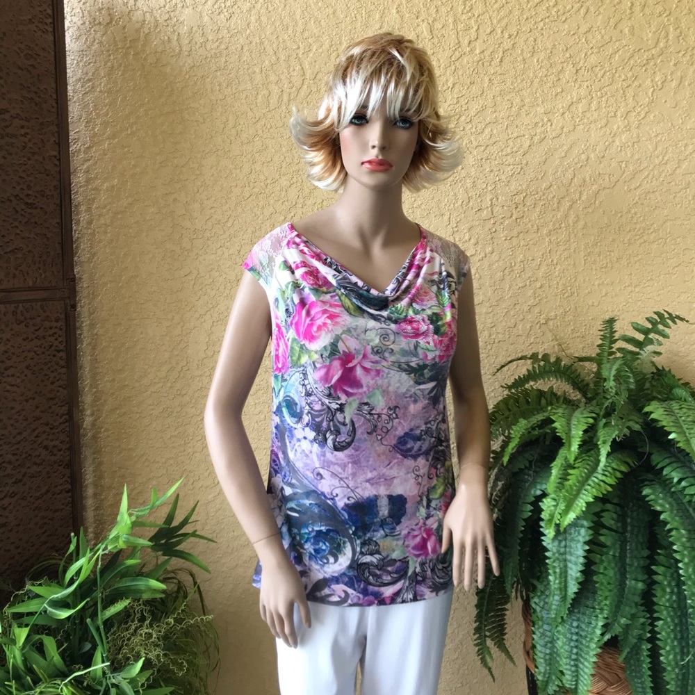 Mel & Mo brand pink floral top